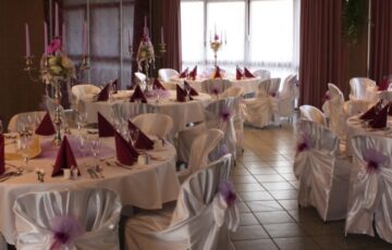 Ob in kleiner Runde oder bis zu 40 Personen in U-Form – unsere Räume sind ideal für Ihre Tagung ausgestattet.